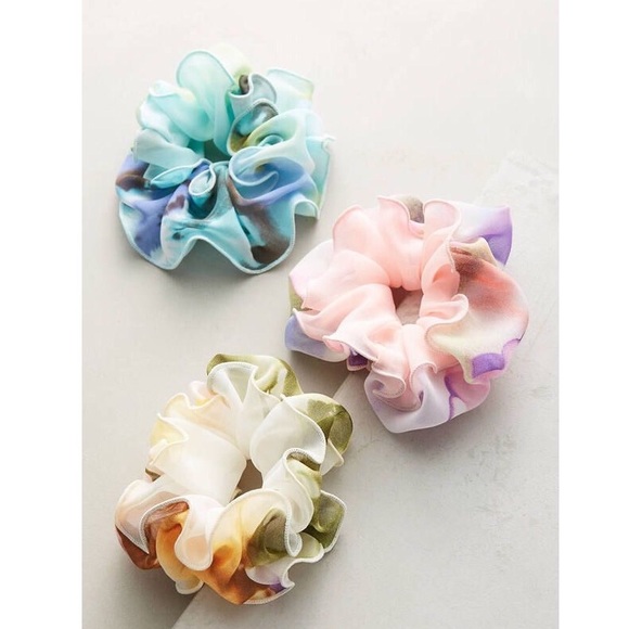 Anthropologie Accessories - Anthropologie Ruffled Scrunchie Hair Pony Set NWT